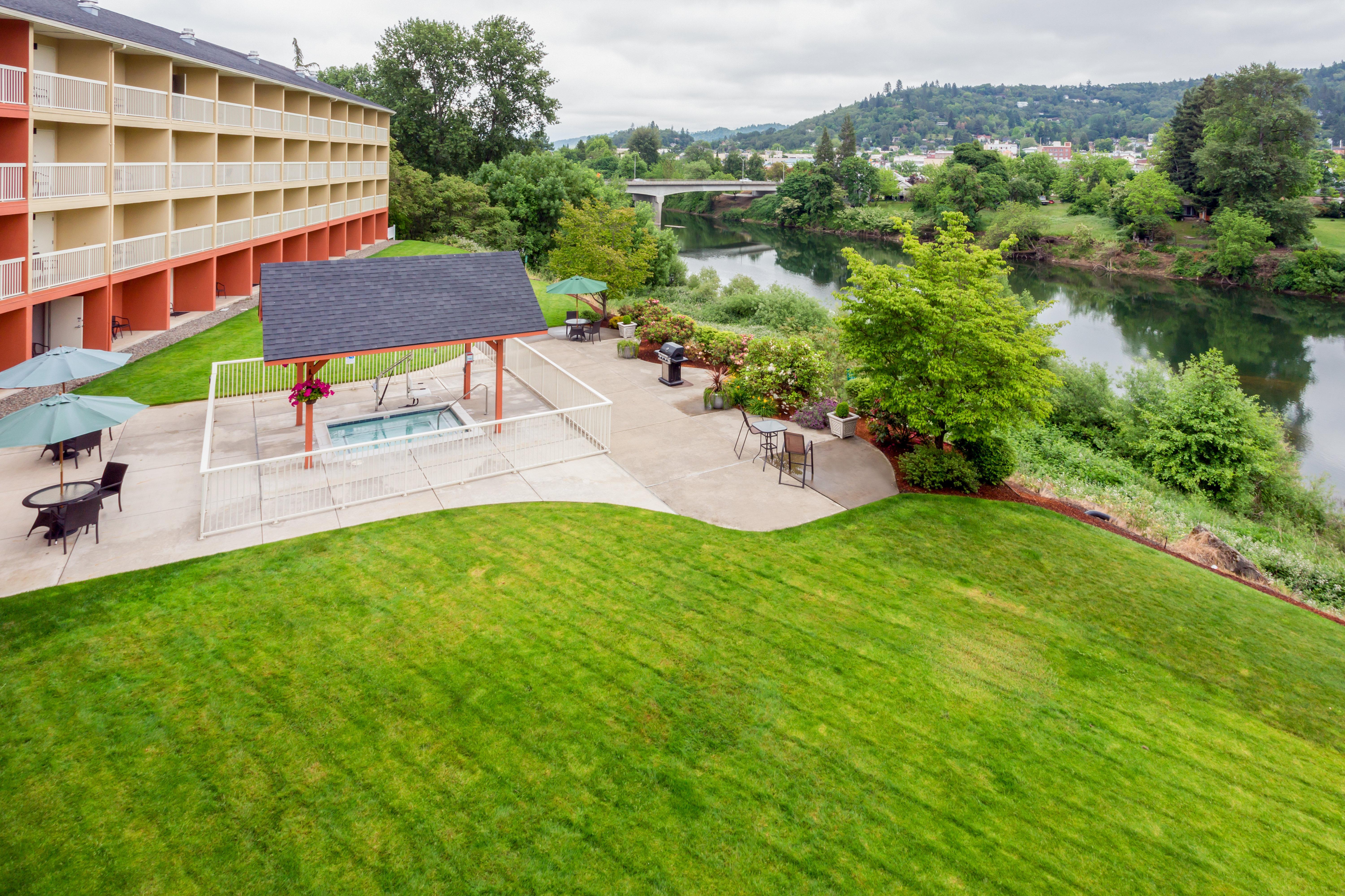 Holiday Inn Express Roseburg By Ihg Esterno foto