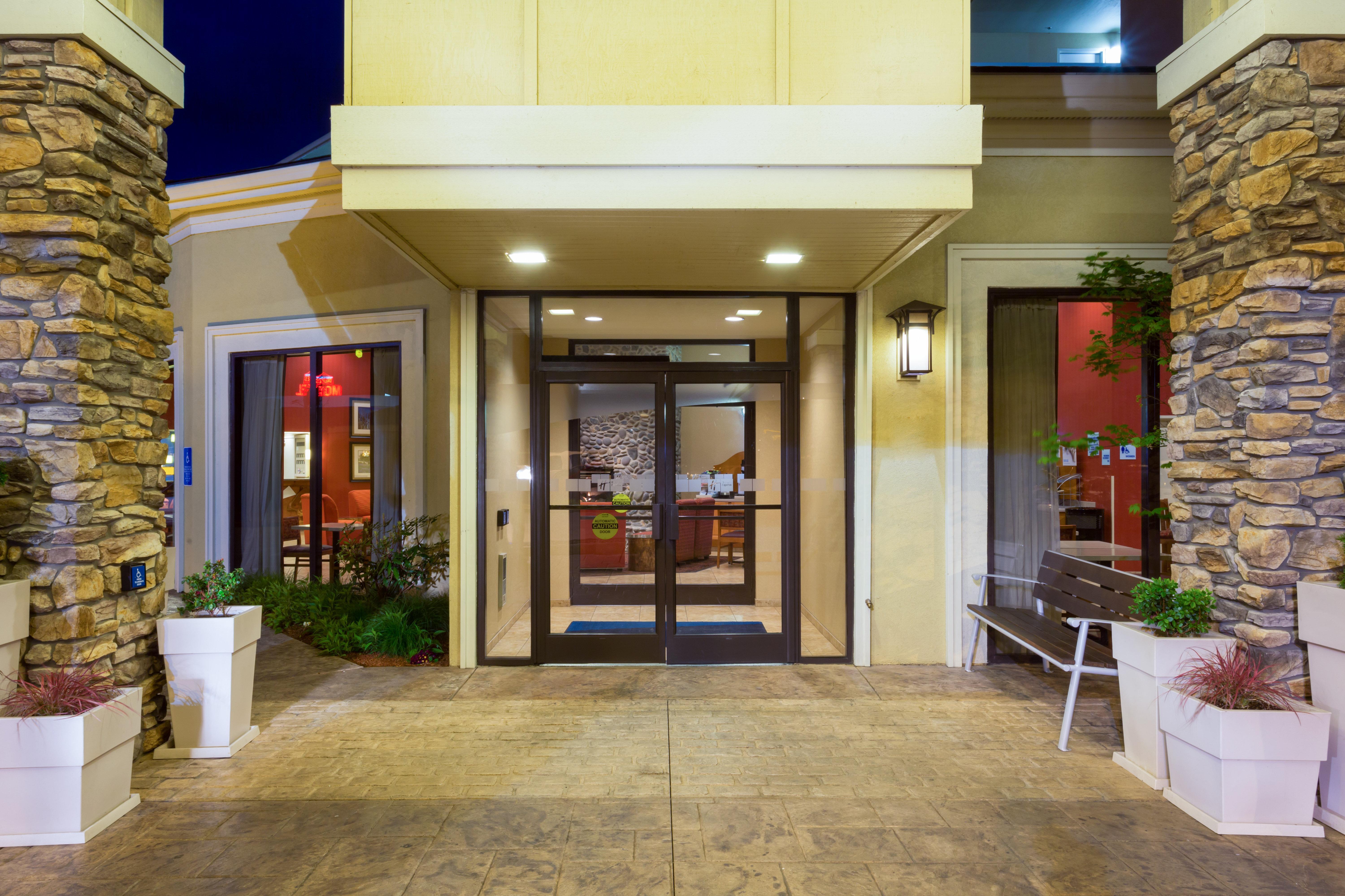 Holiday Inn Express Roseburg By Ihg Esterno foto