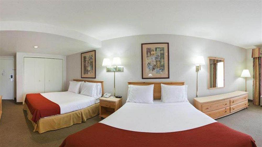Holiday Inn Express Roseburg By Ihg Esterno foto