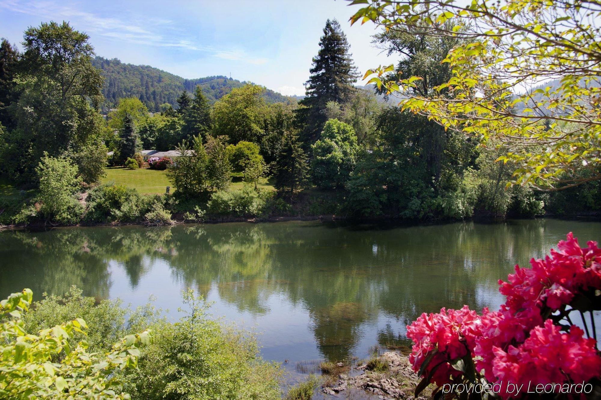 Holiday Inn Express Roseburg By Ihg Esterno foto