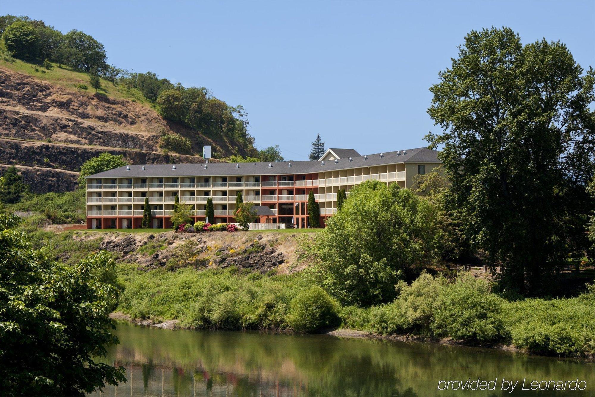 Holiday Inn Express Roseburg By Ihg Esterno foto